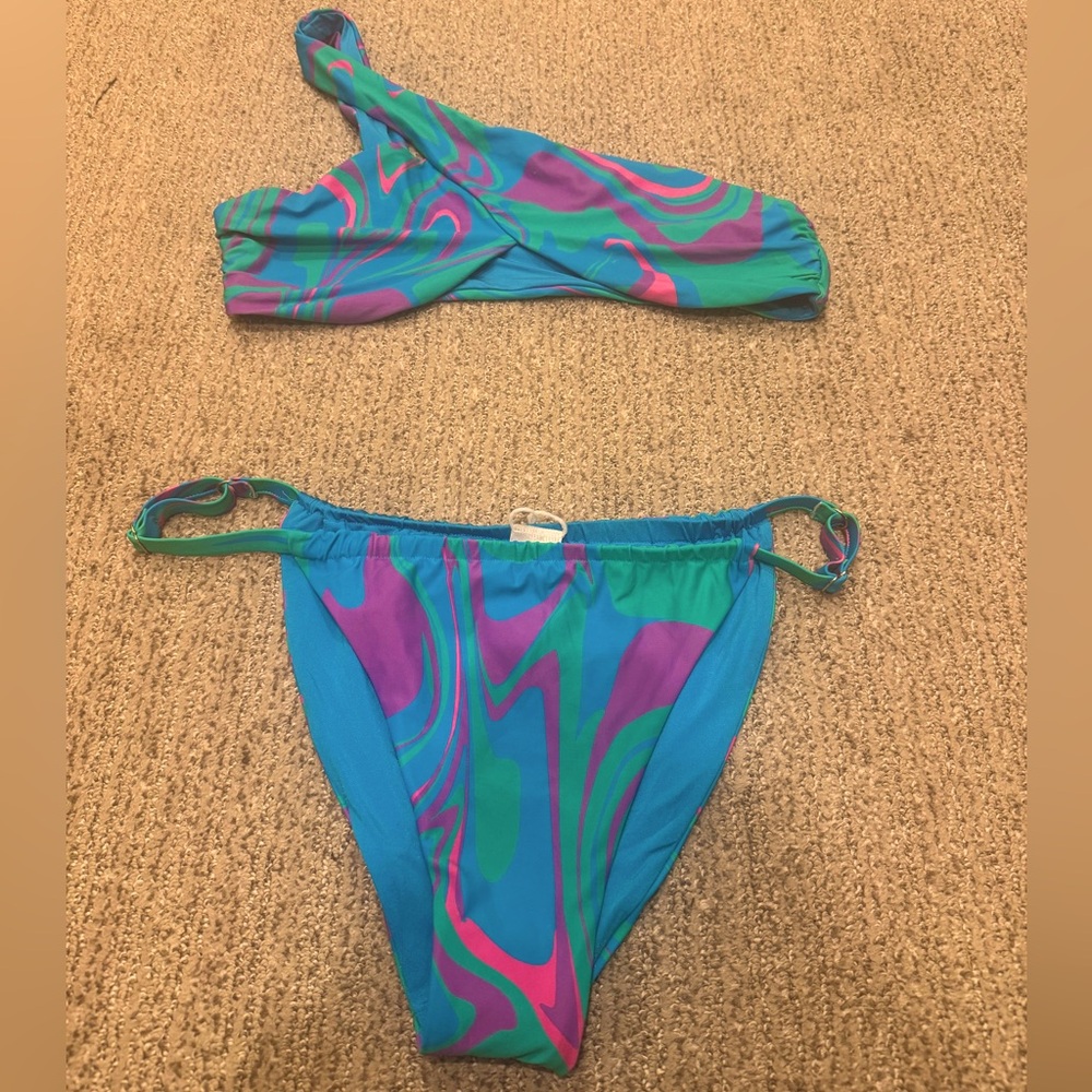 NWOT WeWoreWhat Two Piece Bikini szL